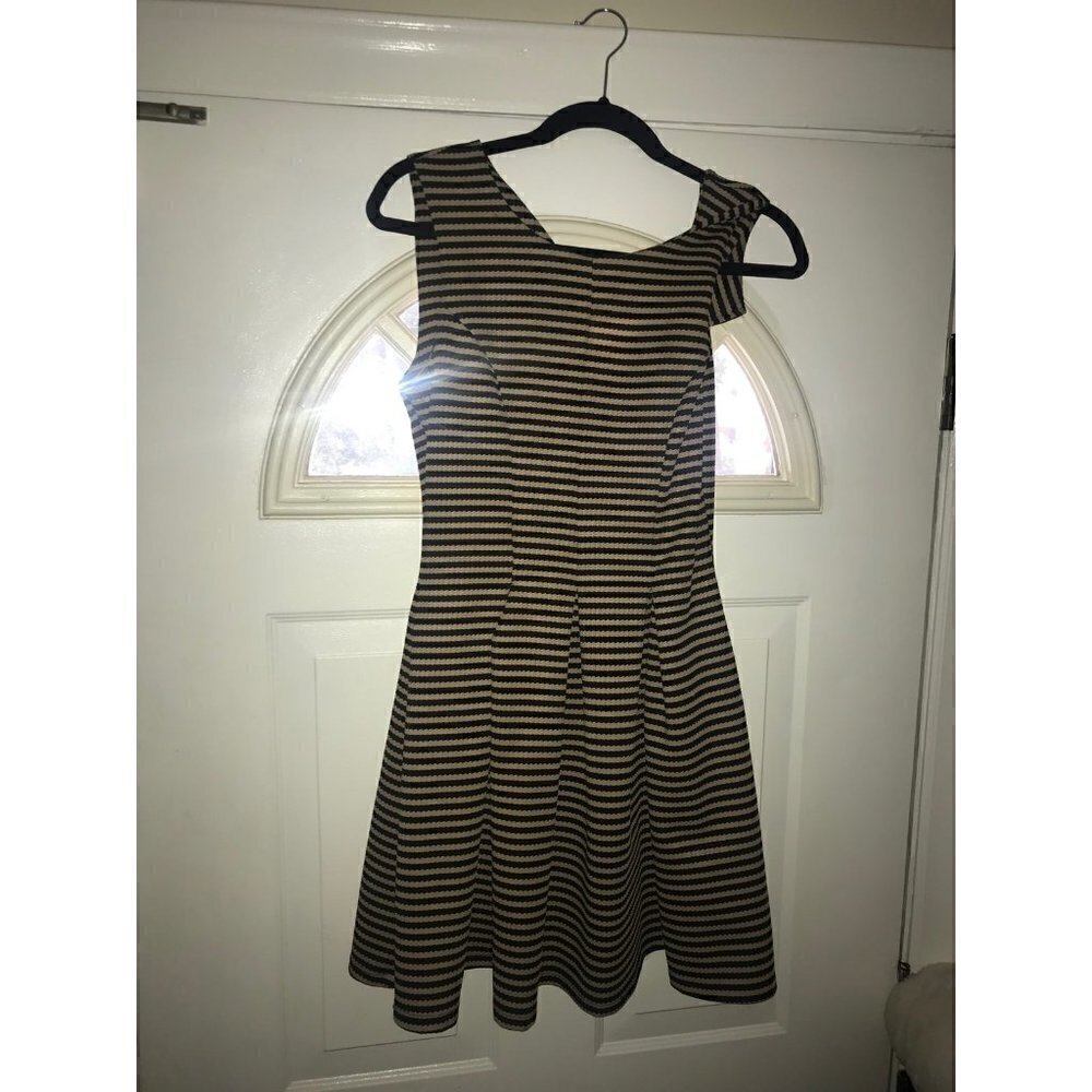 WOMEN’S‎ Stripe Dress Size Medium